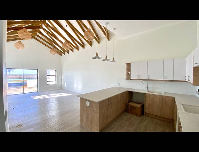 2 BEDROOM TOWNHOUSE FOR SALE IN VELDDRIF